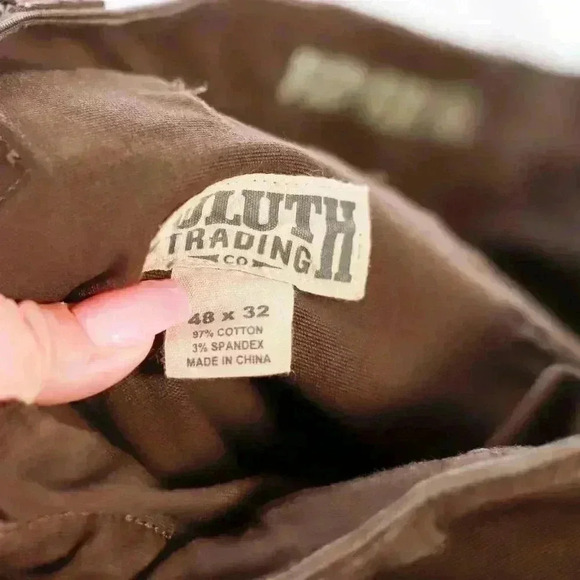 Duluth Trading Sz 48 x 30 Flex Fire Hose Relaxed Fit Cargo Work Pant oil stains - Picture 11 of 16